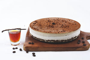Tiramisu cheesecake with coffee beans and honey